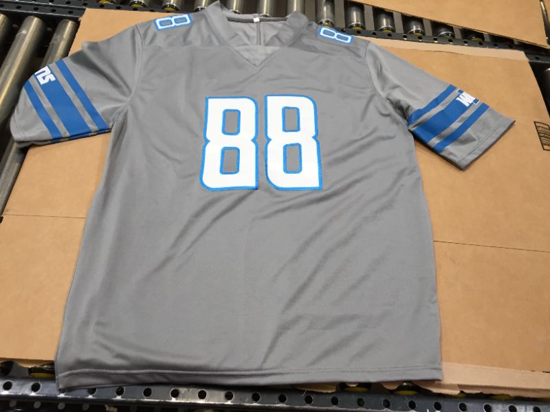 Photo 1 of MEN'S LARGE LIONS FOOTBALL JERSEY