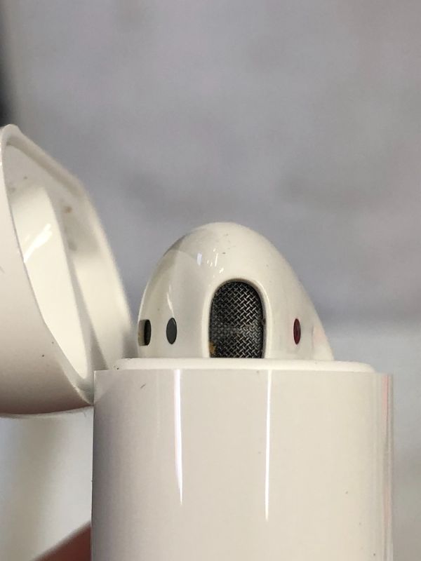 Photo 5 of Apple AirPods (2nd Generation,used)