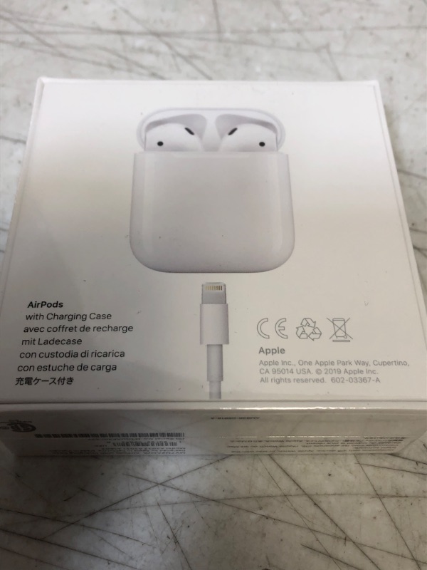 Photo 3 of Apple AirPods (2nd Generation)

