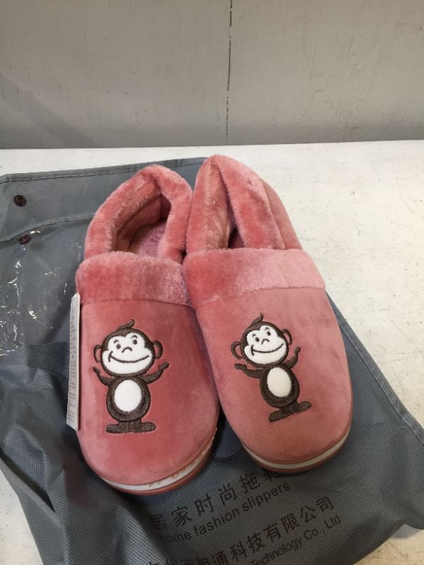 Photo 1 of UNISEX MONKEY PINK OUTSIDE SLIPPERS
SIZE 9