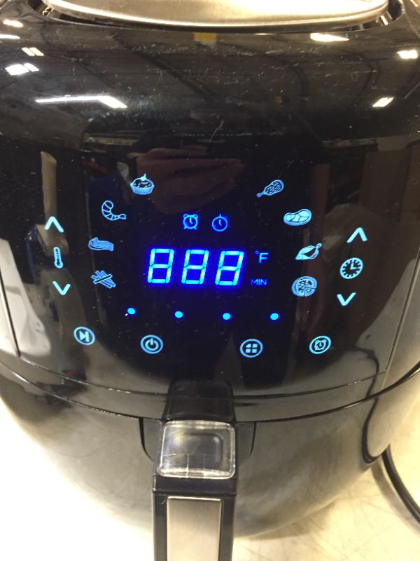 Photo 3 of GoWISE USA 1700-Watt 5.8-QT 8-in-1 Digital Air Fryer with Recipe Book, Black
