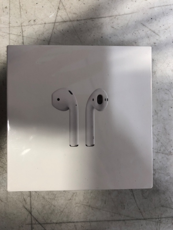 Photo 2 of Apple AirPods (2nd Generation)
