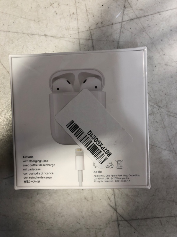 Photo 4 of Apple AirPods (2nd Generation)
