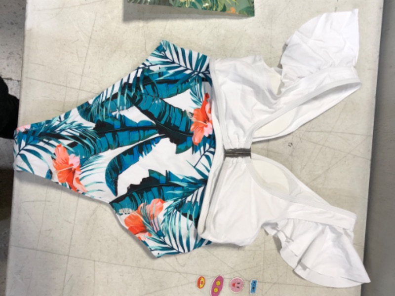 Photo 1 of womens cupshe bathing suite size Small 