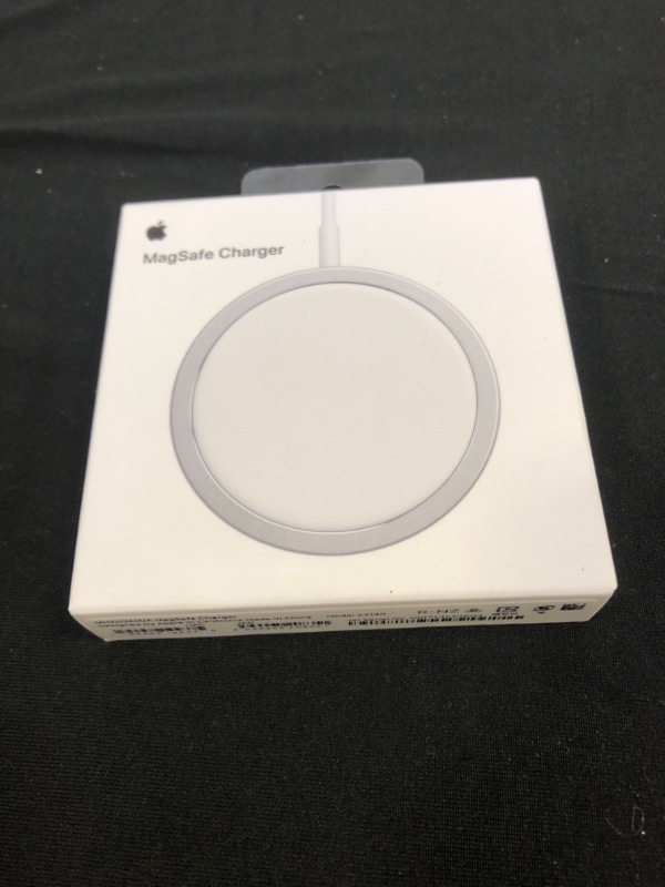 Photo 2 of Apple MagSafe Charger
