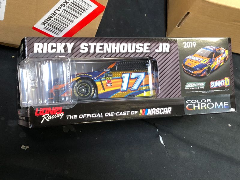 Photo 2 of Lionel Racing NASCAR Ricky Stenhouse Jr Officially Licensed Diecast Car Chrome SunnyD 2019, 1:24 Scale
