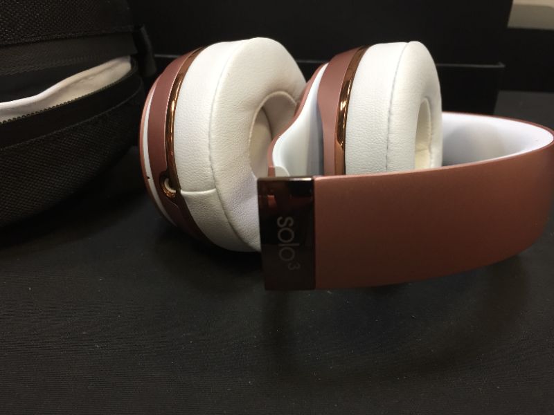 Photo 4 of (OPEN BOX)Beats by Dr. Dre - Solo³ Wireless On-Ear Headphones - Rose Gold
