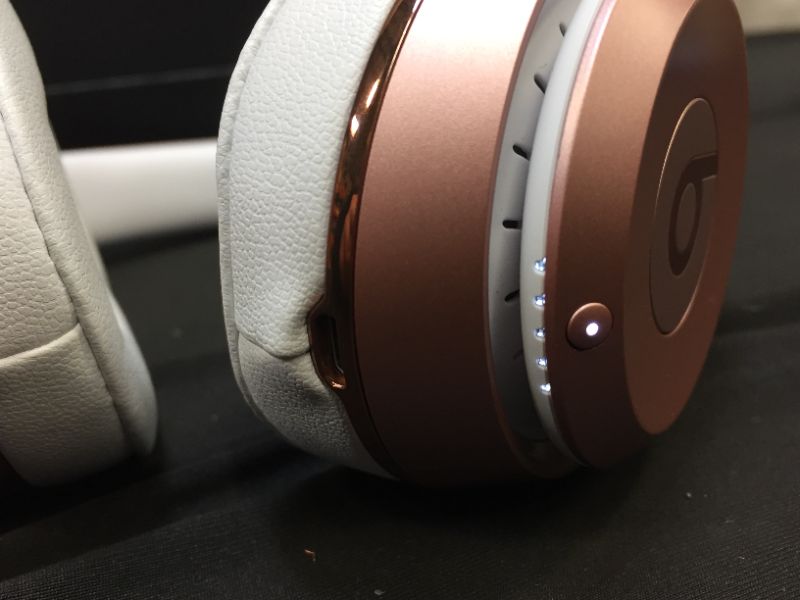 Photo 3 of (OPEN BOX)Beats by Dr. Dre - Solo³ Wireless On-Ear Headphones - Rose Gold

