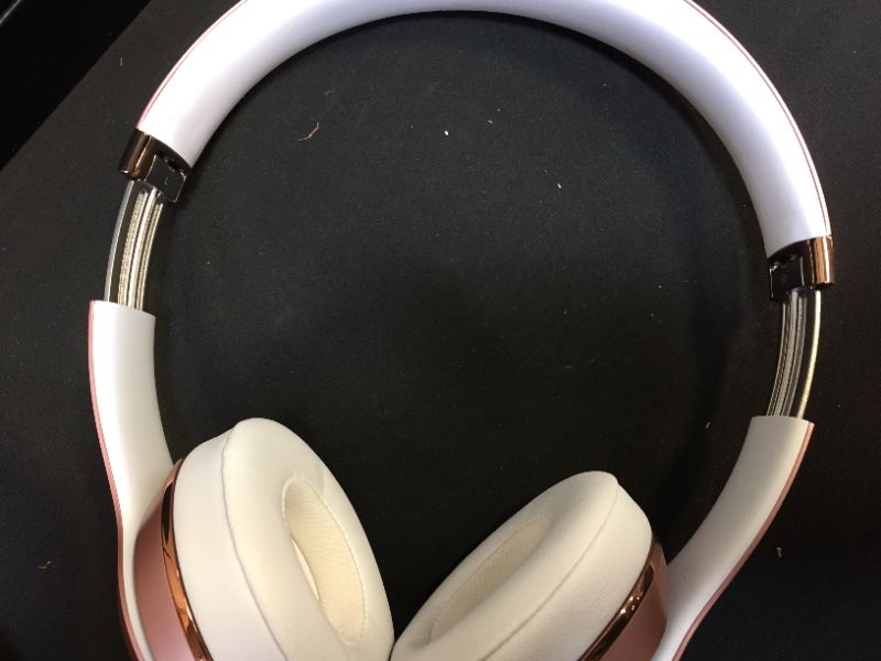 Photo 9 of (OPEN BOX)Beats by Dr. Dre - Solo³ Wireless On-Ear Headphones - Rose Gold
