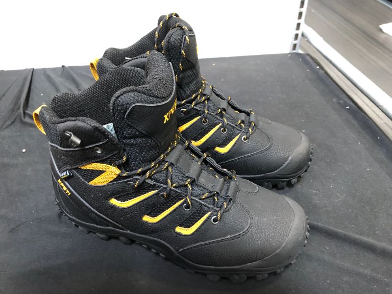 Photo 1 of EXPETI OUTDOOR MEN'S HIKING BOOTS SIZE 10.5
