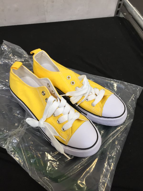 Photo 1 of WOMENS SHOES YELLOW/WHITE
SIZE 7