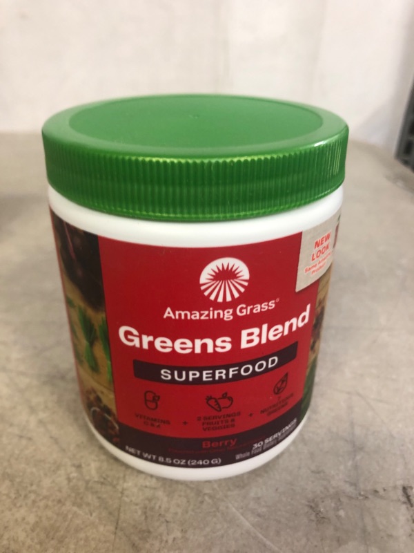 Photo 2 of Amazing Grass Greens Blend Superfood: Super Greens Powder with Spirulina, Chlorella, Beet Root Powder, Digestive Enzymes, Prebiotics & Probiotics, Berry, 30 Servings (Packaging May Vary)
EXP 04/23