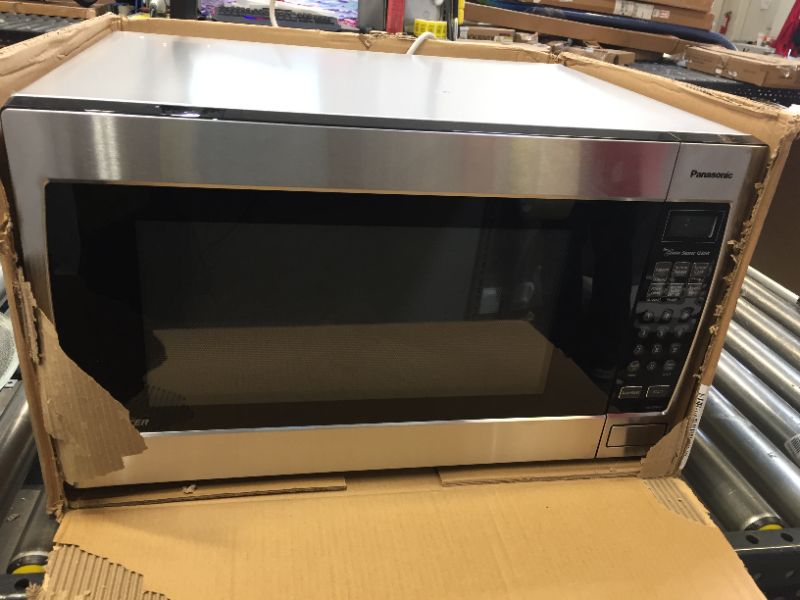 Photo 4 of Whirlpool 1.6 cu. ft. Countertop Microwave in Fingerprint Resistant Stainless Steel with 1,200-Watt Cooking Power