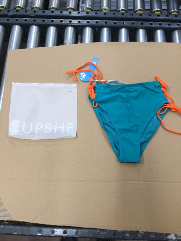 Photo 1 of CUPSHE Bathing Suit Bottoms Size Medium 