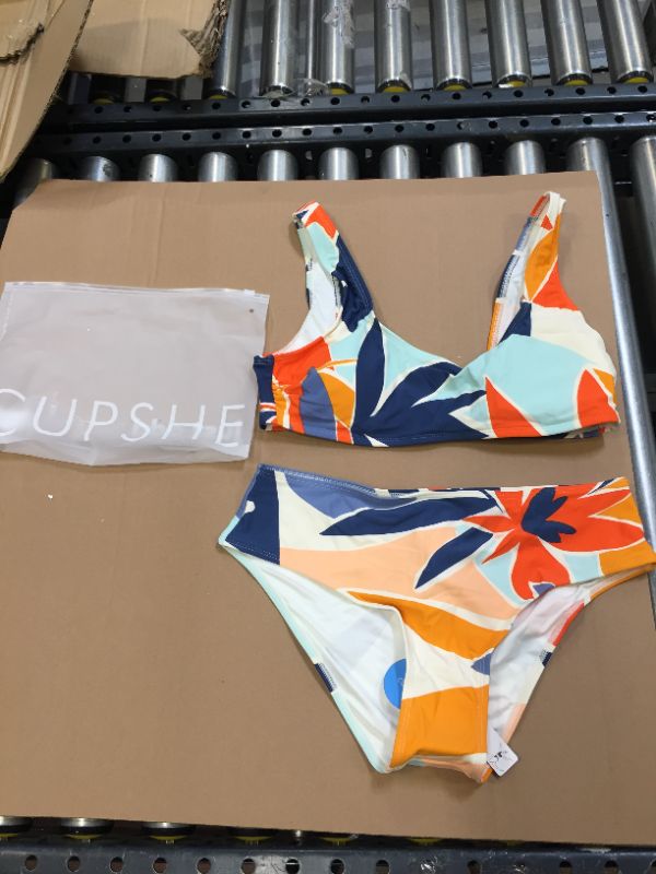 Photo 1 of CUPSHE Bathing Suit Size Medium 2 Piece