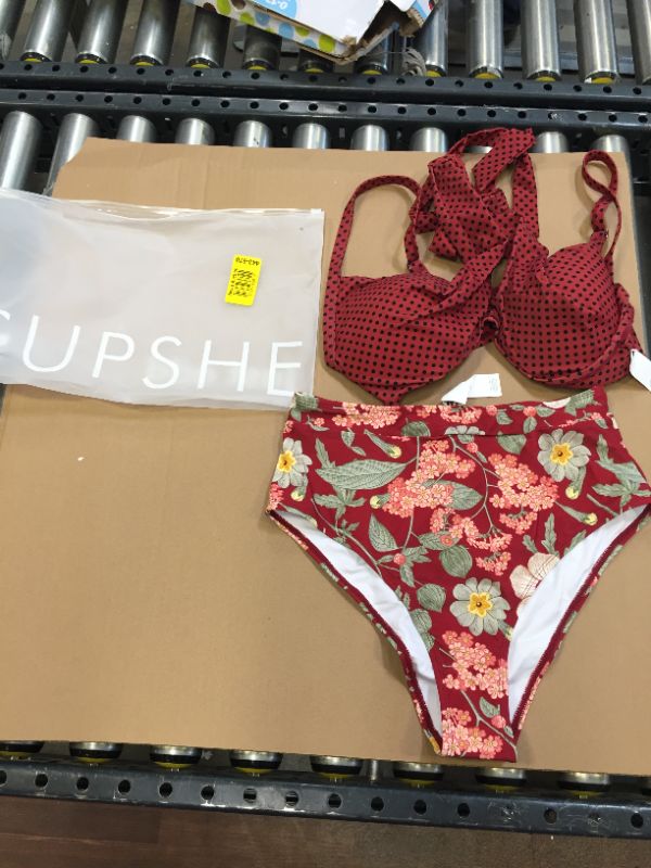 Photo 1 of CUPSHE Bathing Suit Size Large One Piece