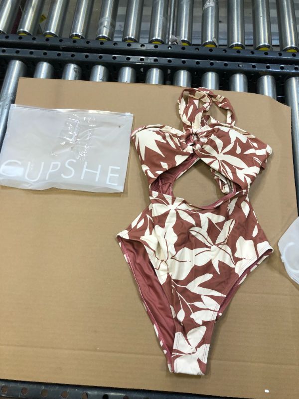 Photo 1 of CUPSHE Bathing Suit Size Medium One PIece