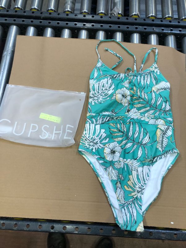Photo 1 of CUPSHE Bathing Suit Size Medium One Piece