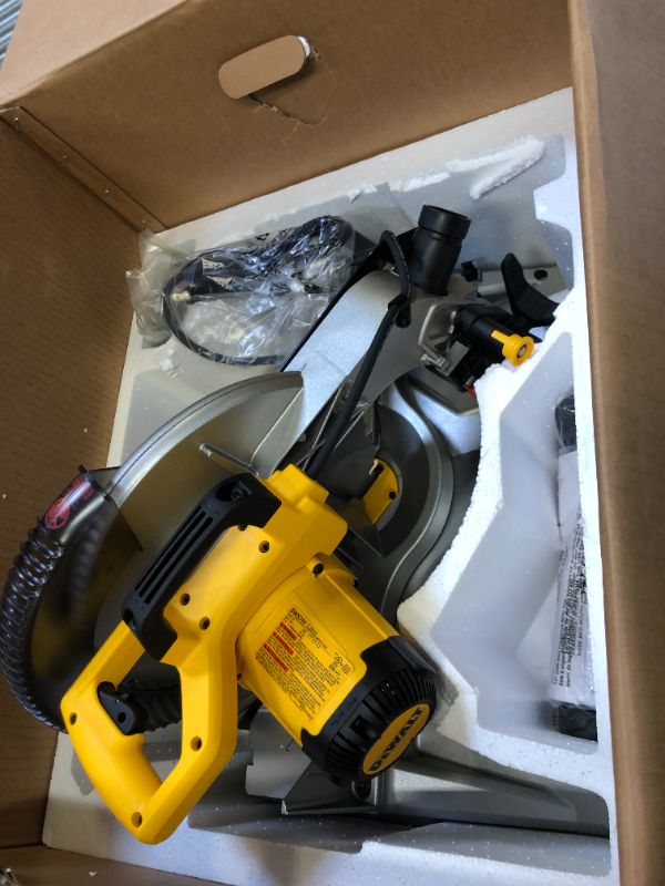 Photo 5 of DeWALT DWS715 120V 12 Inch 15 Amp Electric Single Bevel Compound Miter Saw