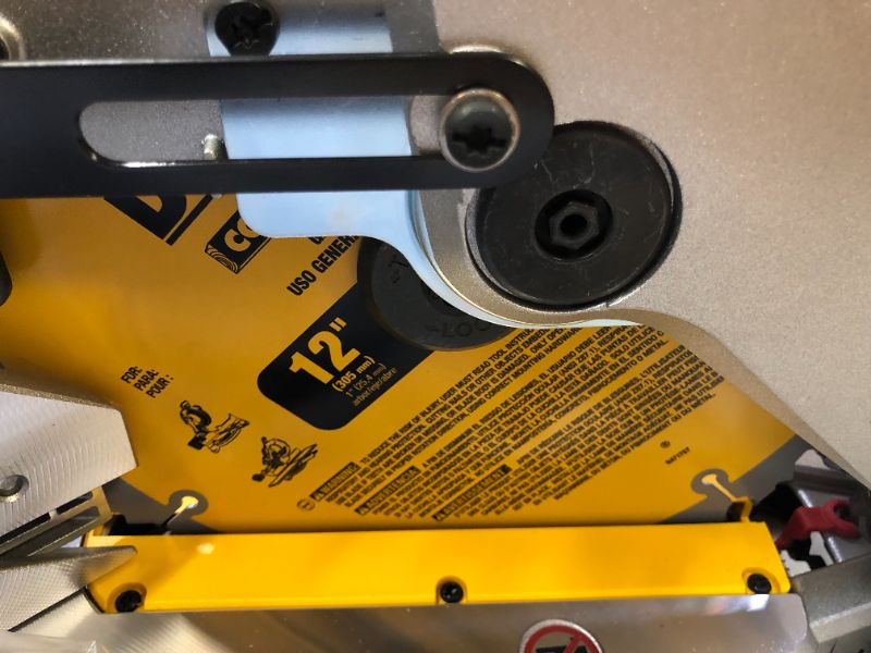 Photo 4 of DeWALT DWS715 120V 12 Inch 15 Amp Electric Single Bevel Compound Miter Saw