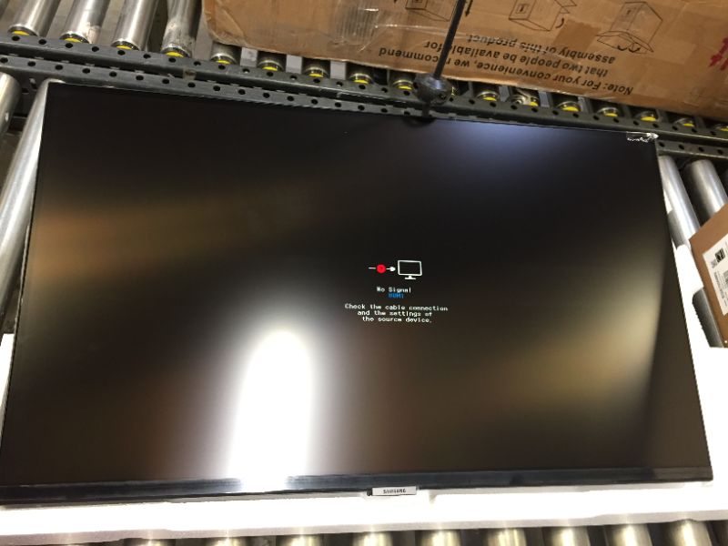 Photo 2 of Samsung 32" S70A 4K UHD High Resolution Monitor - LS32A700NWNXZA