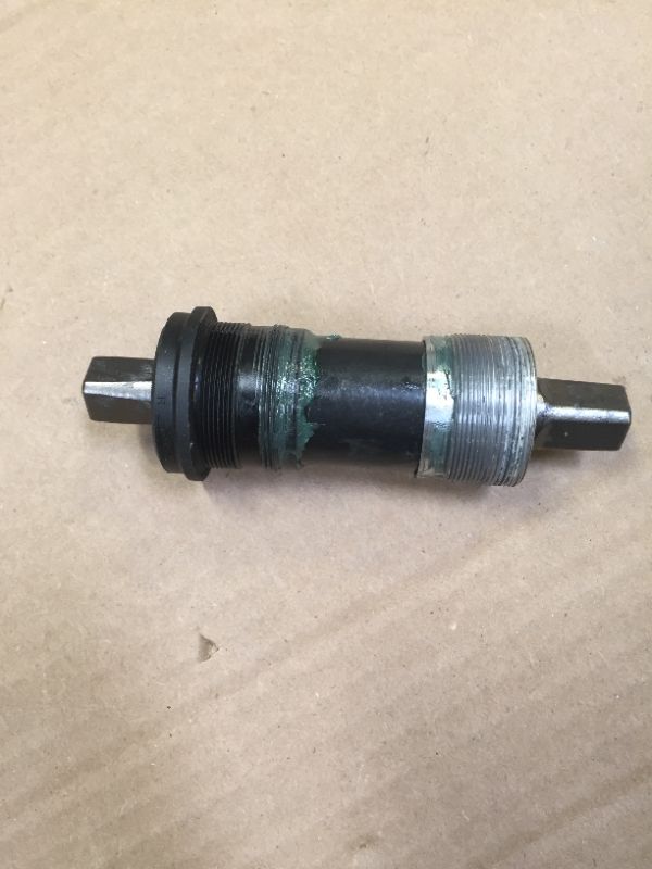 Photo 1 of Shimano Bb-un100 Bottom Bracket (english Thread) Square Taper Black
