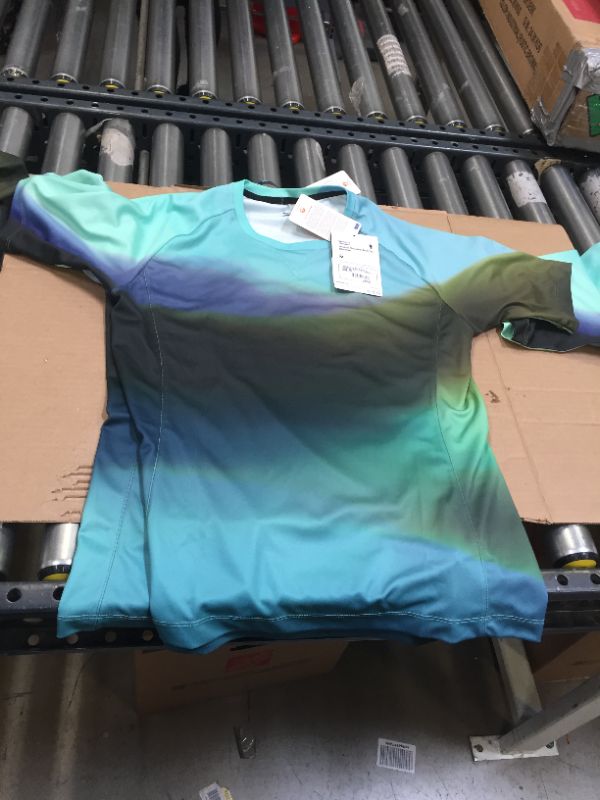 Photo 2 of BONTRAGER
RHYTHM WOMEN'S MOUNTAIN TECH TEE   2XL   