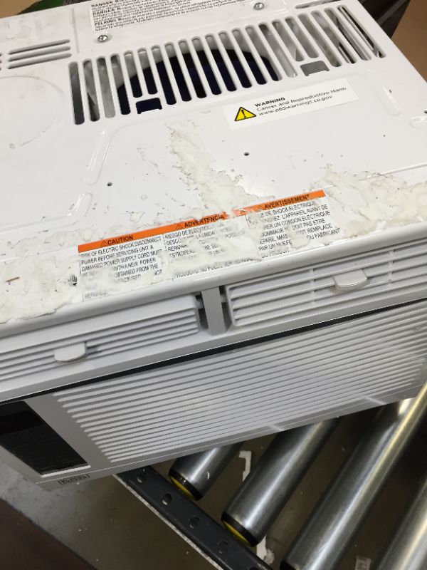 Photo 1 of BLACK+DECKER BWAC06WTB 6000 BTU window air conditioner, Cools up to 250 Square Feet, White
