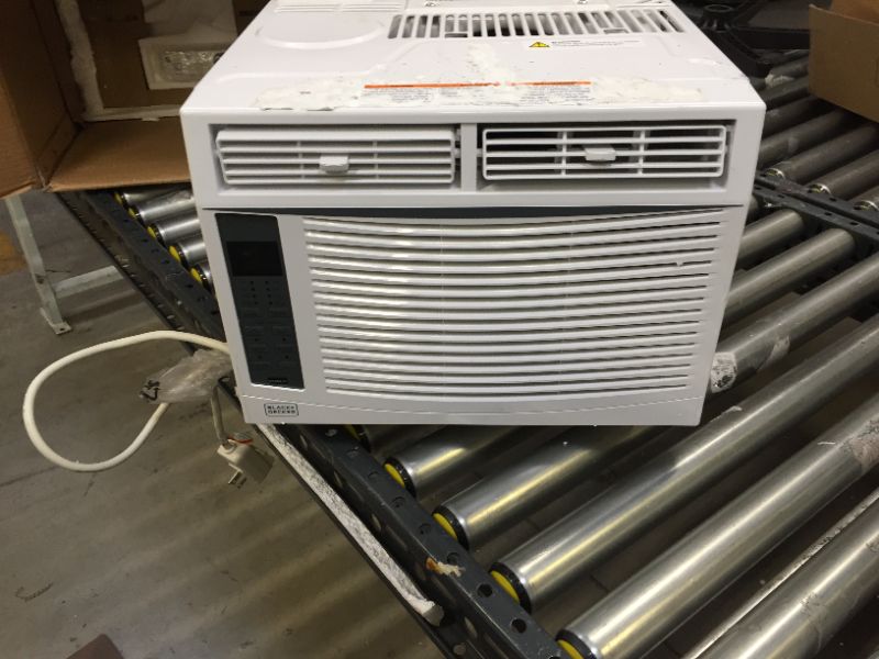 Photo 1 of BLACK+DECKER BWAC06WTB 6000 BTU window air conditioner, Cools up to 250 Square Feet, White
