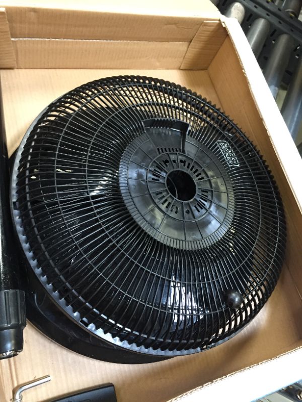 Photo 5 of Black & Decker BFSR16B 16" Stand Fan, with Remote