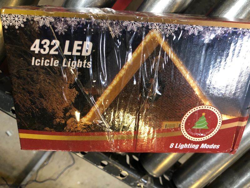 Photo 1 of 432 led icicle lights