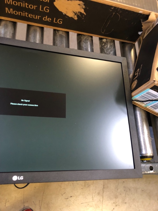 Photo 4 of LG 22MN430M-B Monitor 22” Full HD IPS Display with FreeSync - Black
