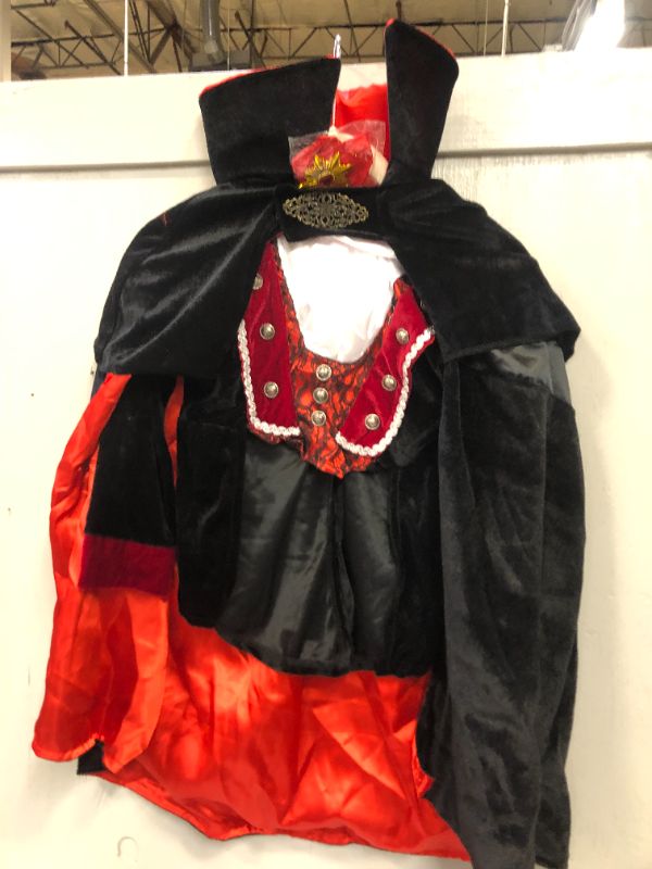Photo 2 of Funnlot Vampire Costume for Boys Deluxe Vampire Toddler Kids Cosplay Dress
Size: S