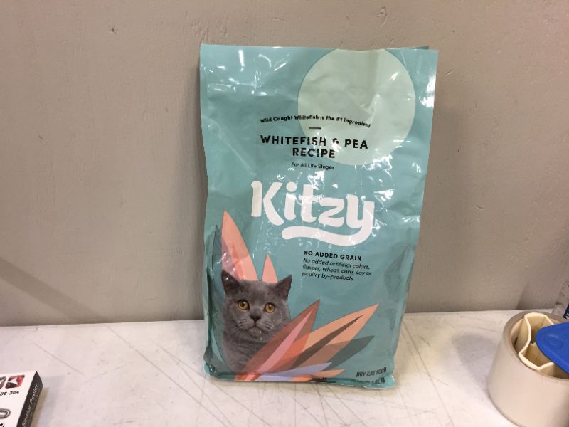 Photo 2 of Amazon Brand – Kitzy Dry Cat Food, No Added Grains (Turkey/Whitefish & Pea Recipe)
