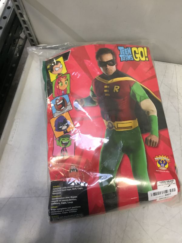 Photo 4 of Adult Robin Muscle Costume
size L