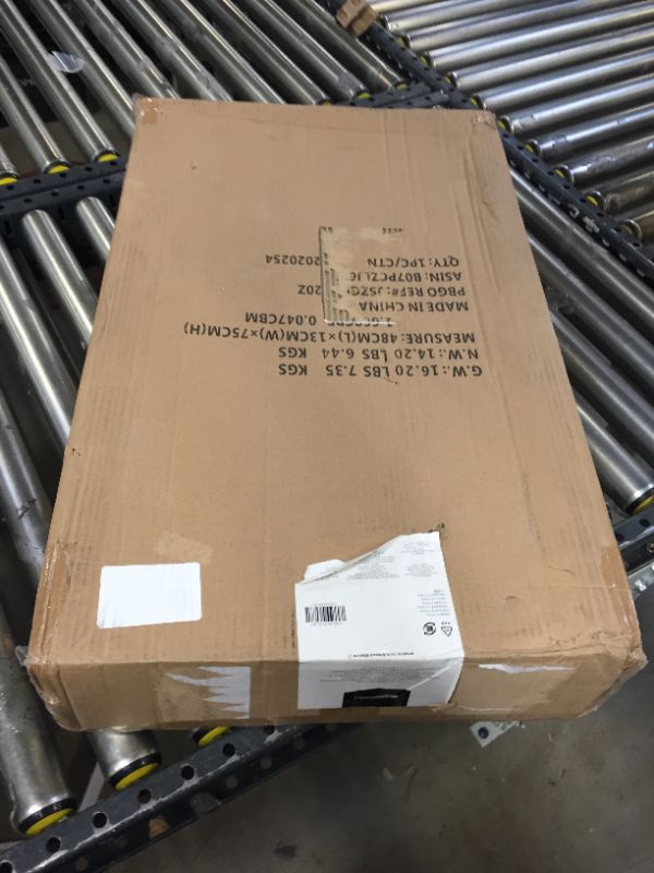 Photo 1 of Amazon Basics Plastic Pet Ramp

