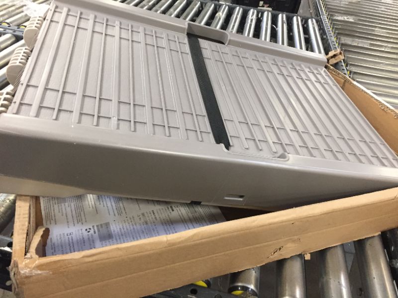 Photo 1 of Amazon Basics Plastic Pet Ramp
