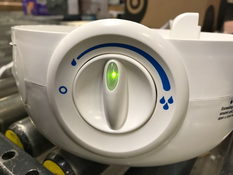 Photo 1 of Vicks Filter Free Cool Mist Humidifier