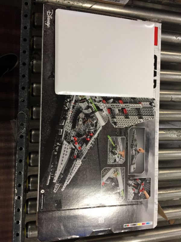 Photo 4 of LEGO LEGO Star Wars: The Mandalorian Imperial Light Cruiser 75315