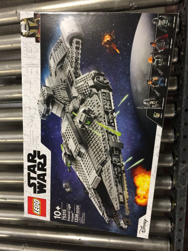 Photo 2 of LEGO LEGO Star Wars: The Mandalorian Imperial Light Cruiser 75315