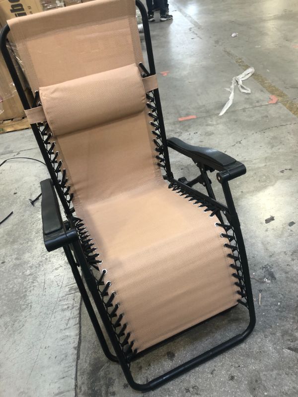 Photo 2 of AMAZON BASICS LAWN CHAIR 