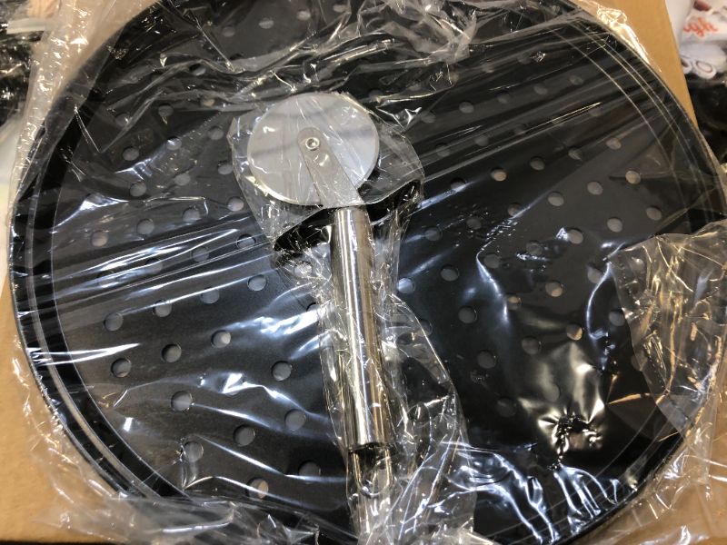 Photo 1 of 12" PIZZA PAN AND CUTTER