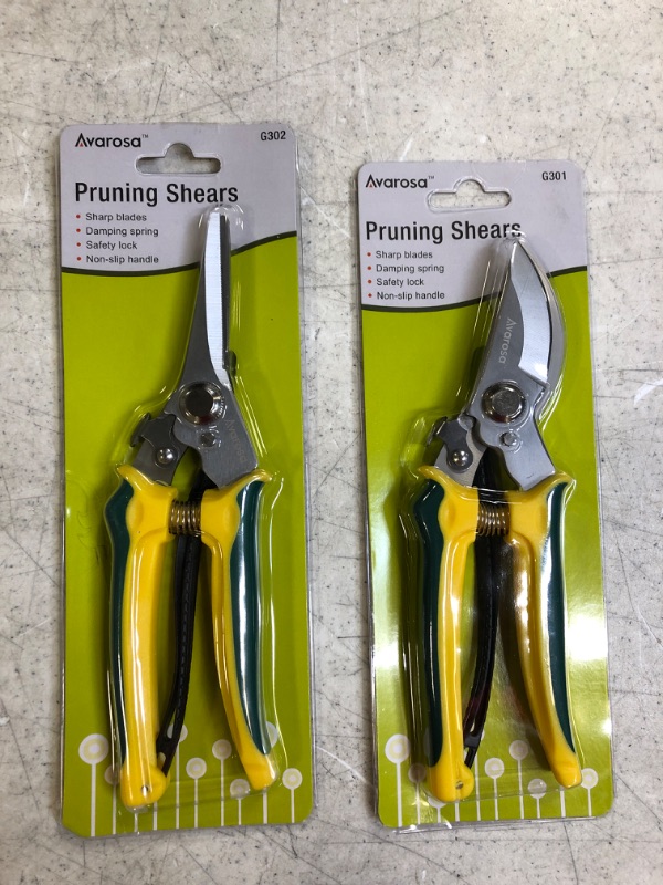 Photo 1 of 2 pruning shears 