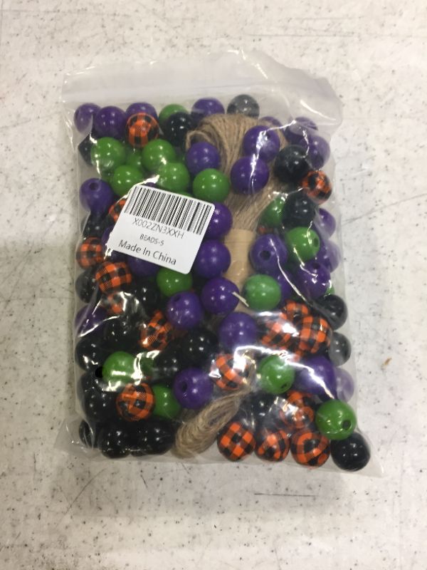 Photo 2 of 160 Pcs Halloween Wooden Beads for Crafts Buffalo Plaid Wood Beads Colorful Polished Wooden Craft Beads with Hemp Rope for DIY Craft Halloween Party Decoration (Black Green Purple Orange)

