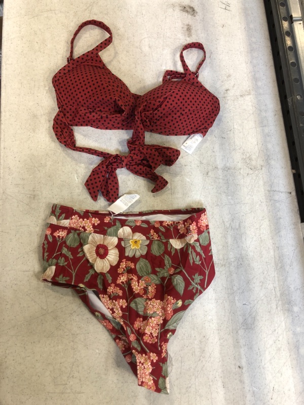 Photo 1 of Cupshe Polka Dot And Floral Twist Bikini. Medium
