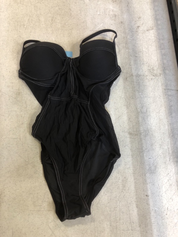 Photo 2 of CUPSHE Solid Black V-Neck One Piece Swimsuit. Medium 

