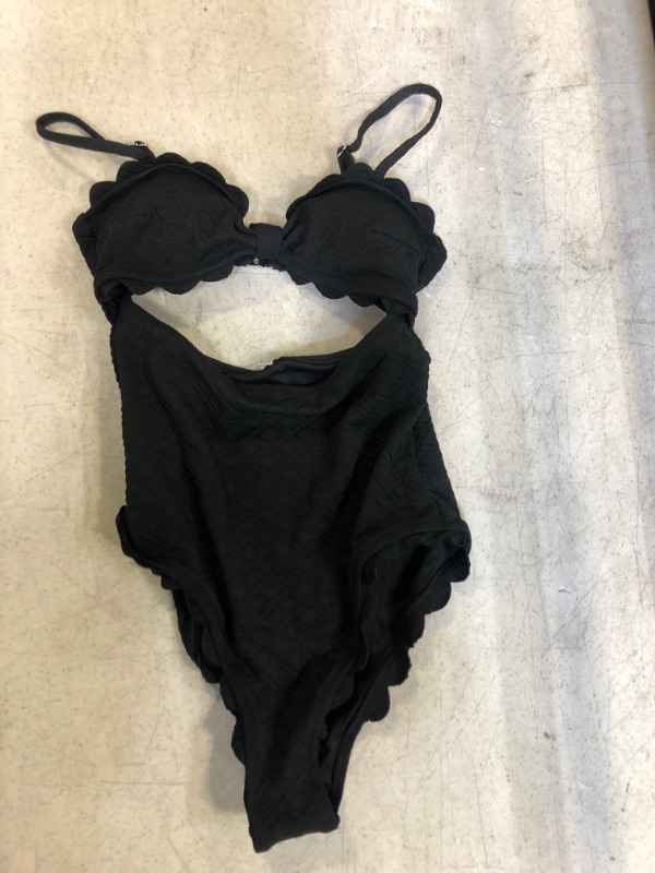 Photo 2 of CUPSHE Black Knotted Scalloped One Piece Swimsuit. Small
