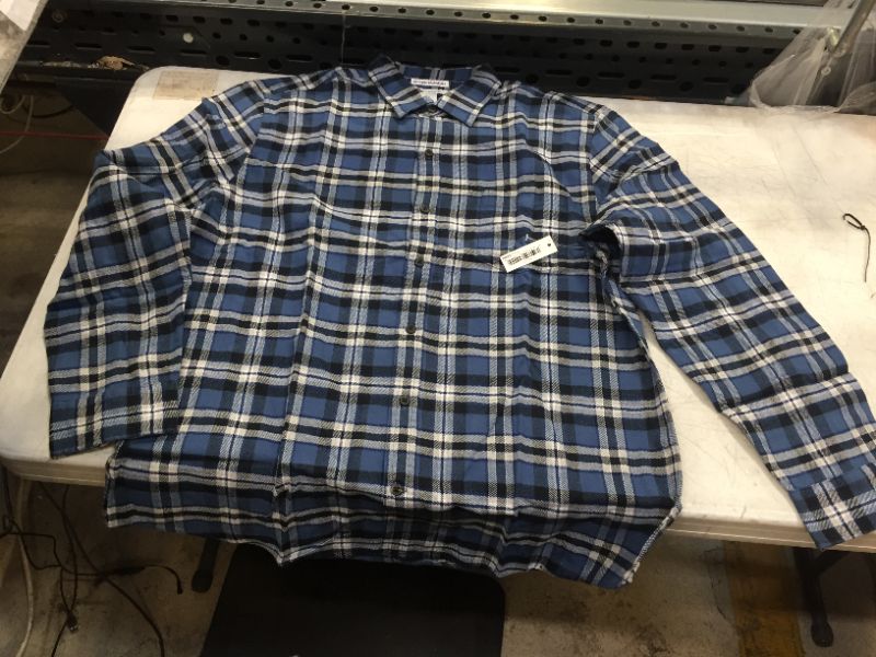 Photo 2 of Amazon Essentials Men's Regular-fit Long-Sleeve Flannel Shirt
