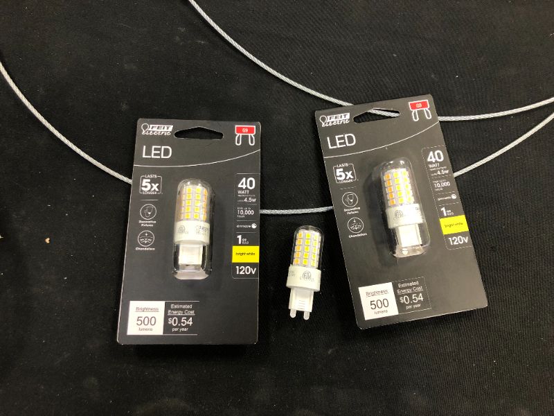 Photo 1 of 40-Watt Equivalent Bright White (3000K) T4 G9 Bi-Pin Base Decorative LED Light Bulb 3 Pack