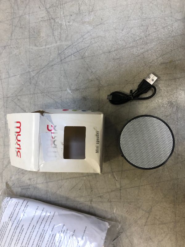 Photo 2 of 3 pack of mini bluetooth speakers